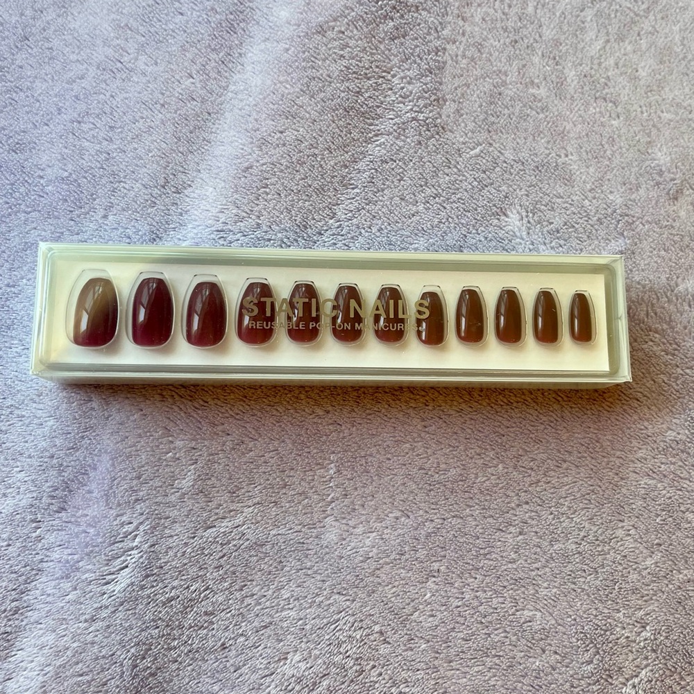 Static Nails - Picture 3 of 4